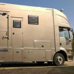 Dickenherr Pferdetransporter